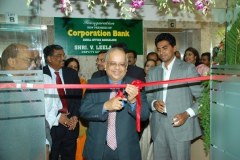 Mr.Nitesh Shetty, Founder & Chairman, Nitesh Land with Mr. V. Leeladhar, Deputy Governor, Reserve Bank of India at the inauguration of the Corporation Bank Zonal office at Nitesh Timesquare